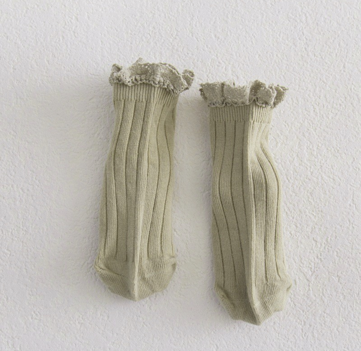 RUFFLE SOCKS